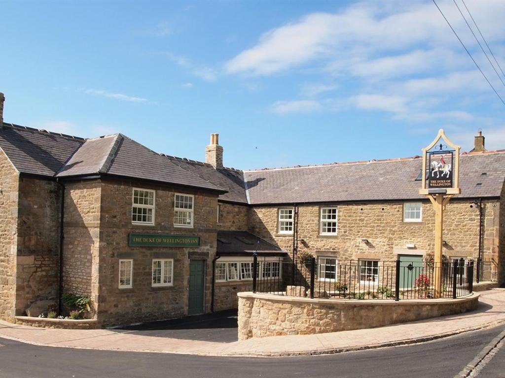 Duke Of Wellington Inn Корбридж Екстериор снимка